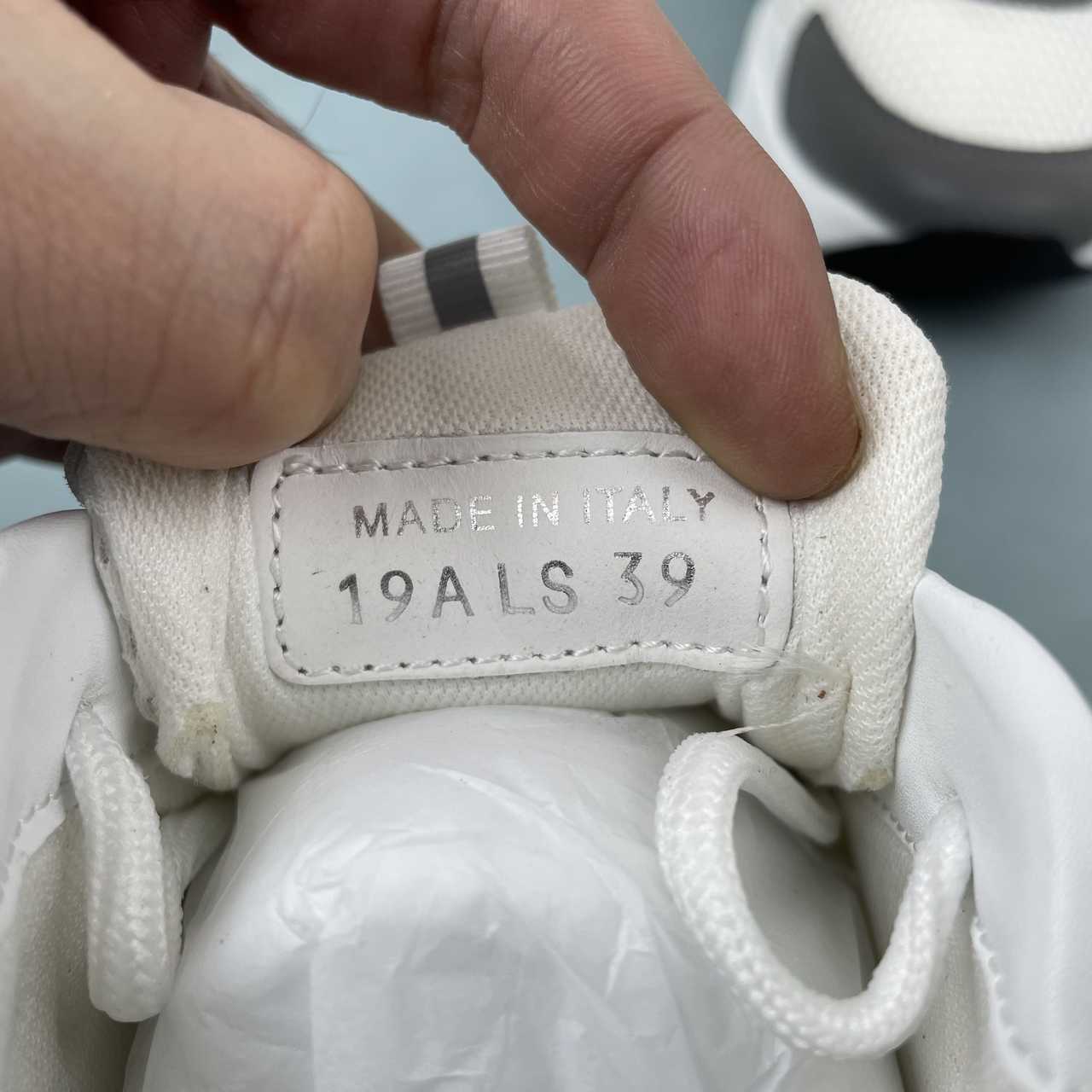 DIOR B22 WHITE BLACK