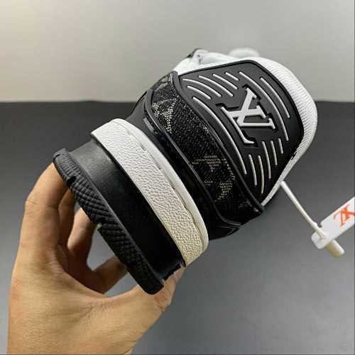 LV TRAINER BLACK