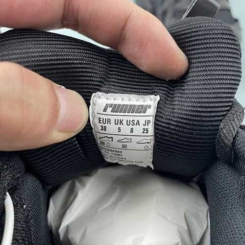 BALENCIAGA RUNNER BLACK