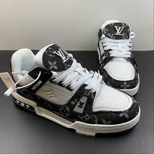 LV TRAINER BLACK