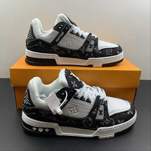 LV TRAINER BLACK